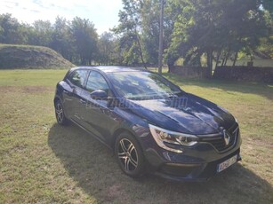 RENAULT MEGANE 1.2 TCe Zen teli-nyari gumik. frissen szervizelve