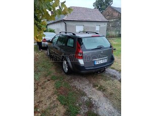 RENAULT MEGANE 1.4 16V Authentique