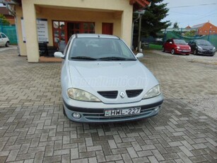 RENAULT MEGANE 1.4 16V Authentique Cool 1.tulaj. Magyarországi