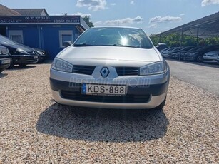 RENAULT MEGANE 1.4 Premiere Kitűnő állapotban!2 garnitúra kerékkel!