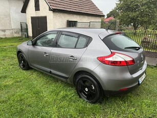 RENAULT MEGANE 1.4 TCe Dynamique