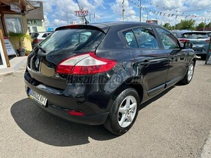 RENAULT MEGANE 1.5 dCi Expression Vezetett szervizkönyv!!