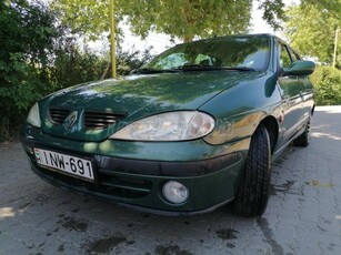 RENAULT MEGANE 1.6 16V Authentique