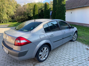 RENAULT MEGANE 1.9 dCi Dynamique Plus