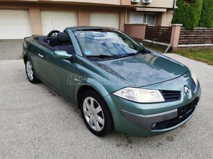 RENAULT MEGANE CC 1.6 Privilege Full Bőr. ülésfűtés. 140 ezer km! Vezettet szervízkönyves. kulcs nélküli nyitás!