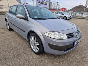 RENAULT MEGANE Limousine 1.4 Authentique