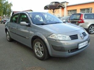 RENAULT MEGANE Limousine 1.6 Authentique