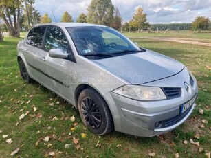 RENAULT MEGANE Limousine 1.6 Dynamique