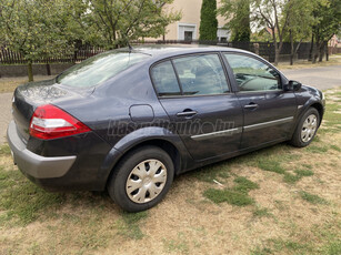 RENAULT MEGANE Limousine 1.6 Privilege