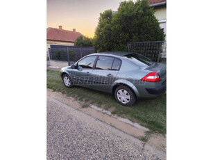 RENAULT MEGANE Limousine 1.6 Privilege