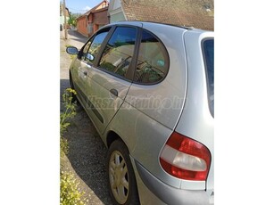 RENAULT SCENIC Scénic 1.9 dCi Authentique