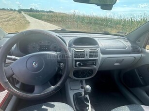 RENAULT THALIA 1.5 dCi Status Vezérlés csere 264000km nél . új nyári gumikkal