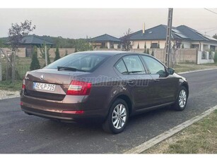 SKODA OCTAVIA 1.4 TSI Elegance DSG Elefáncsont színű beltér!