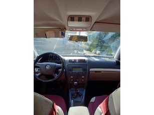 SKODA OCTAVIA 1.6 Ambiente