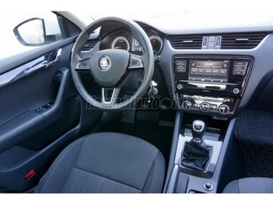 SKODA OCTAVIA 1.6 CR TDI Style 96.Km Áfás Magyaro-i Km Garancia Alufelni Tempomat Parkradar Klima!