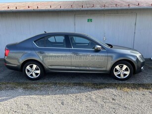 SKODA OCTAVIA 1.6 CR TDI Style DSG 96000km. Kitűnő állapot