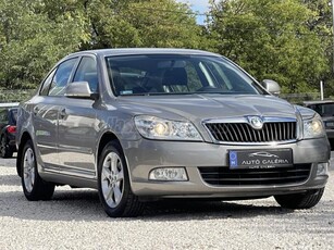 SKODA OCTAVIA 2.0 CR TDI Ambition DPF Mo.-i -- 2.tulaj -- ÜLÉSFŰTÉS -- Tolatóradar -- Végig Skoda márkaszervizben karb