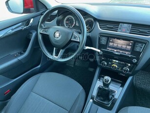 SKODA OCTAVIA Combi 1.6 CR TDI Style 119.e.km Áfás. Mo-i KM Garancia Tempomat Alufelni Bluetooth Parkradar!