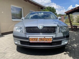 SKODA OCTAVIA Combi 1.6 FSI Ambiente TEMPOMAT+TOLATÓRADAR 166000 KM!!!