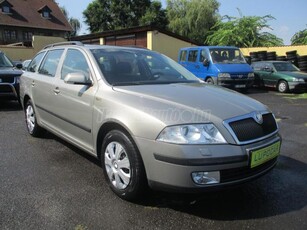 SKODA OCTAVIA Combi 1.6 FSI Elegance