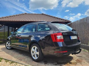 SKODA OCTAVIA Combi 2.0 CR TDI SCR Style DSG7 Nagykijelzős navi. vonóhorog. 2 garnitúra felni. 107ezer KM!!!