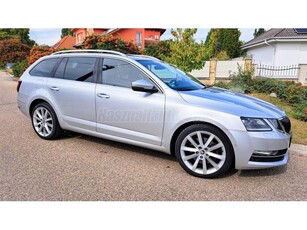 SKODA OCTAVIA Combi 2.0 CR TDI Style DSG6 Full Extra/Bőr-alcantara/Panoráma tető/Állófűtés