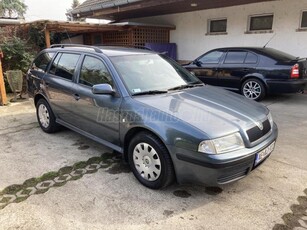 SKODA OCTAVIA Combi 2.0 Elegance