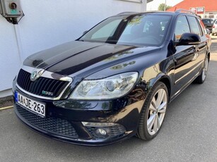 SKODA OCTAVIA Combi RS 2.0 CR TDI DSG DPF EU5 Navi.Bőr.Xenon.Pdc.F1váltó