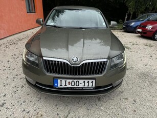 SKODA SUPERB 2.0 CR TDI Elegance 4x4 DSG !! 4X4 !! XENON !! TEMPOMAT !! TOLATÓ RADAR ELŐL ÉS HÁTUL !! DSG VÁLTÓ !!