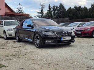 SKODA SUPERB 2.0 TSI L&K 4x4 DSG 1ÉV GARI! MO-I! 2TULAJ! SZ.KÖNYV! ÁFA-S! FEKETE-FEKETE! AUT.PARKOLÁS!