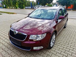 SKODA SUPERB Combi 2.0 CR TDI Elegance 4x4 Szervizkönyv-Jöhet a sí szezon!