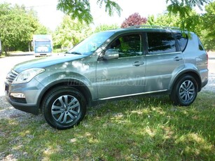 SSANGYONG REXTON 2.0 e-XDI DLX 4WD (Automata) Szervizkönyv