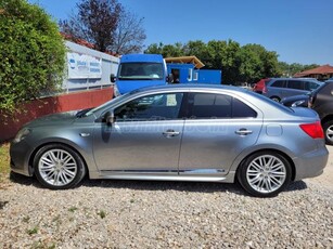 SUZUKI KIZASHI 2.4 SDLX CVT 4WD Igazolt 135ekm futás! Bőr! Memóriás ülés! Napfénytető! Gyönyörű!