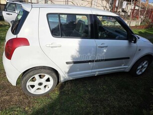 SUZUKI SWIFT 1.3 GC AC