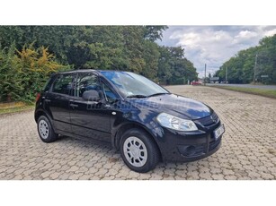 SUZUKI SX4 1.5 GC Rozsdamentes 1.Tulajdonostól Végig Vezetett Szervízkönyv