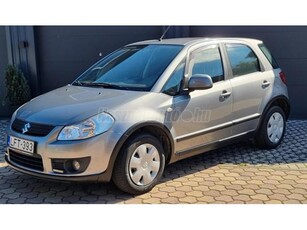 SUZUKI SX4 1.5 GLX AC Winter Limitált NAGYON MEGKÍMÉLT. KLÍMA. ÜLÉSFŰTÉS. RADAR EZÜST-FEKETE ÜLÉSKÁRPIT