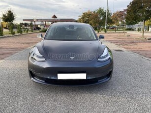 TESLA MODEL 3 Long Range AWD (Automata) 19 SPORT FELNIK.VALÓBAN KIFOGÁSTALAN ÁLLAPOTÚ.GYÁRI GARANCIA2027.08.09