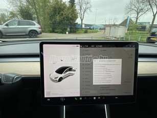 TESLA MODEL 3 Standard Range Plus Aut