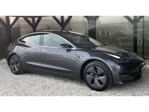 TESLA MODEL 3 Standard Range Plus Aut GYÁRI VONÓHOROG. INDUKCIÓS TELEFONTÖLTŐ. GYÖNYÖRŰ. BALESETMENTES