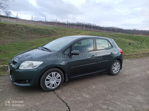 TOYOTA AURIS 1.4