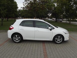 TOYOTA AURIS 1.6 Life +