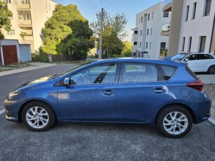 TOYOTA AURIS 1.8 HSD Active MY17 Tempomat (Automata)