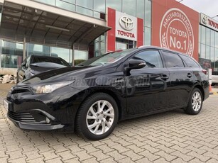 TOYOTA AURIS 1.8 HSD Live MY17 TSS (Automata) AUTÓBESZÁMÍTÁS++GARANCIA