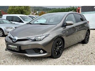 TOYOTA AURIS 1.8 HSD Live Plus (Automata) 100e km. Friss szerviz. Garancia