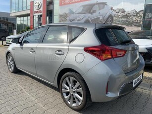 TOYOTA AURIS 1.8 HSD Lounge (Automata) HYBRID GARANCIA++AUTÓBESZÁMITÁS++VEZETETT SZERVIZKÖNYV