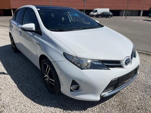 TOYOTA AURIS 1.8 HSD Lounge (Automata) PANORÁMATETŐ FÉLBŐR ÜLÉSFŰTÉS KAMERA