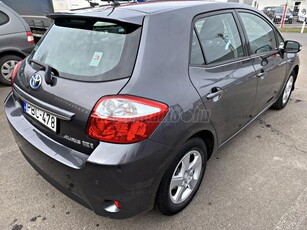 TOYOTA AURIS 1.8 HSD Luna (Automata)