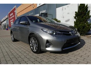 TOYOTA AURIS 1.8 HSD Sol (Automata) Xenon.Navi.Tolatókamera.Tempomat