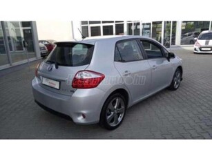 TOYOTA AURIS 1.8 HSD Sol Navi (Automata) AUTÓBESZÁMÍTÁS++GARANCIÁLIS++SZERVIZKÖNY