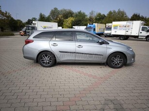 TOYOTA AURIS 1.8 HSD Sol Navi (Automata) Új hybrid akku.új gumik.IPA